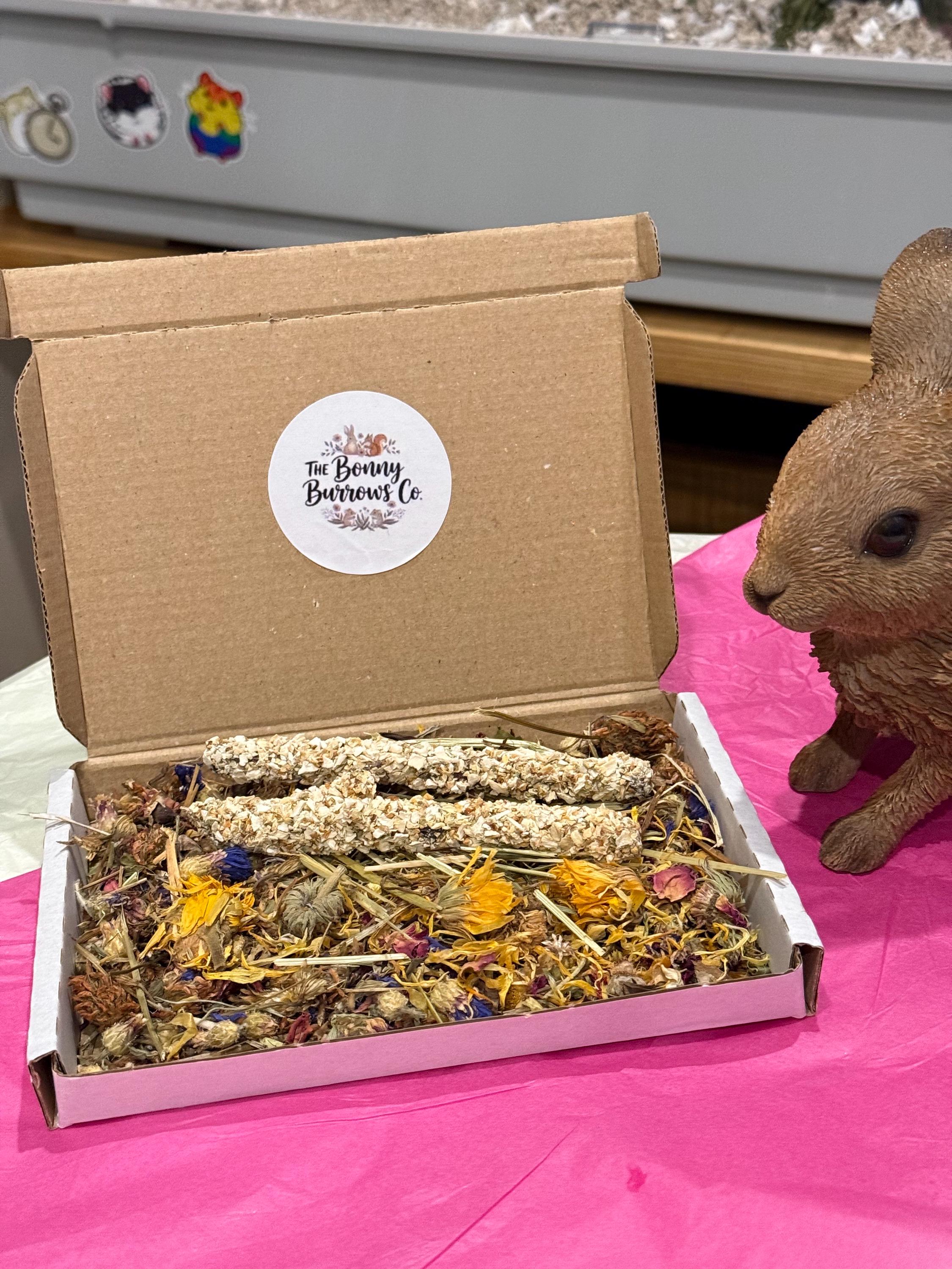 Natural Forage Box & Parsnip Chew Sticks For Small Animals, Hamsters, Gerbils etc