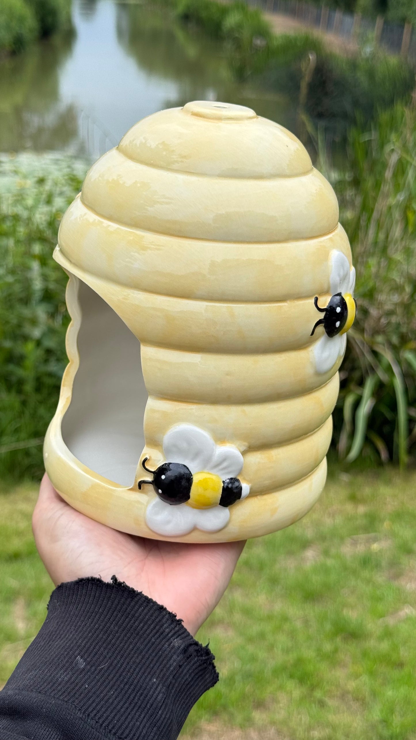 Bee Hide Ceramic Cooling Hide for Hamsters & Small Animals