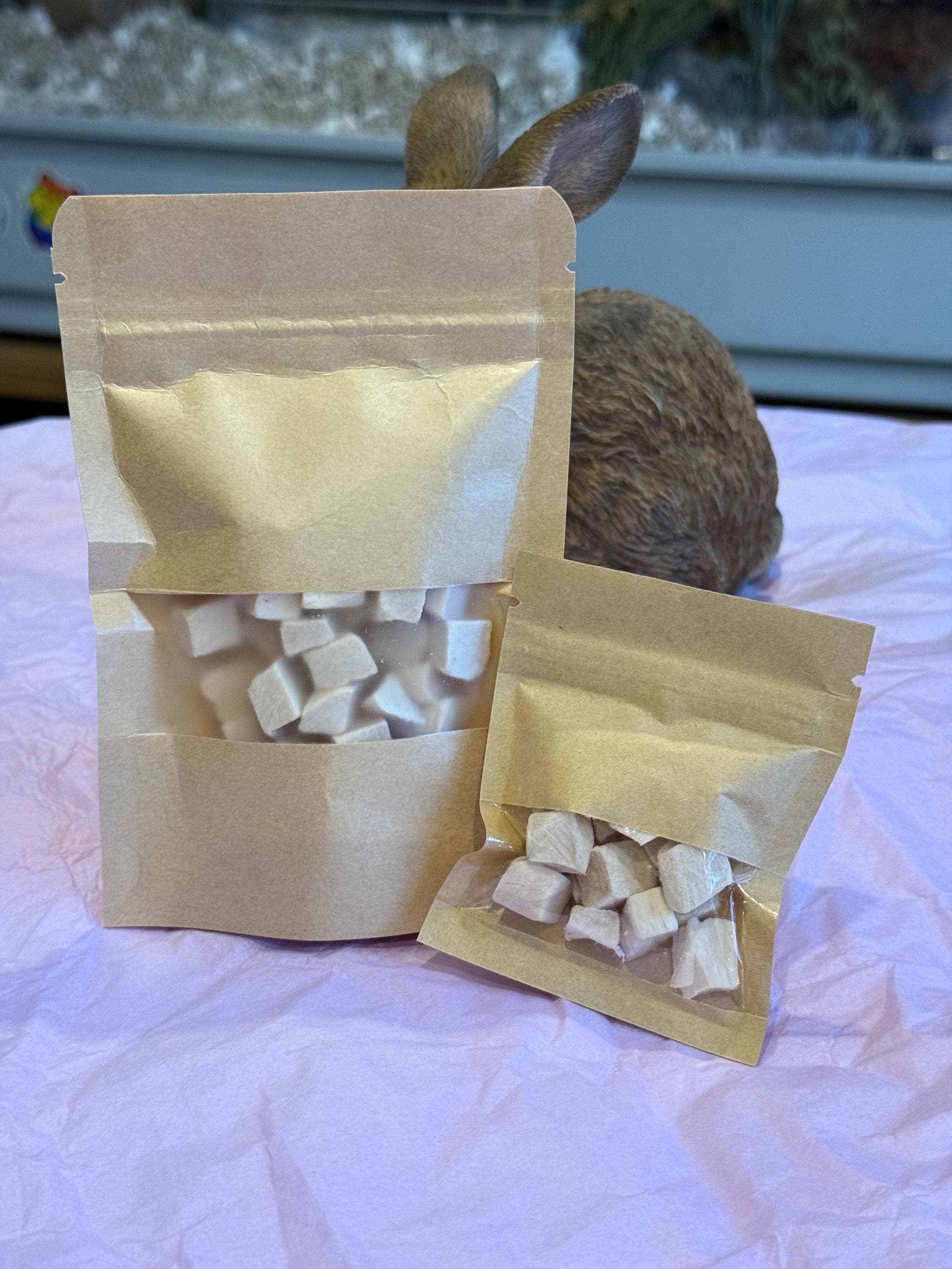 Freeze Dried Natural Chicken Cubes Treats For Hamsters, Rats, Cats and Dogs