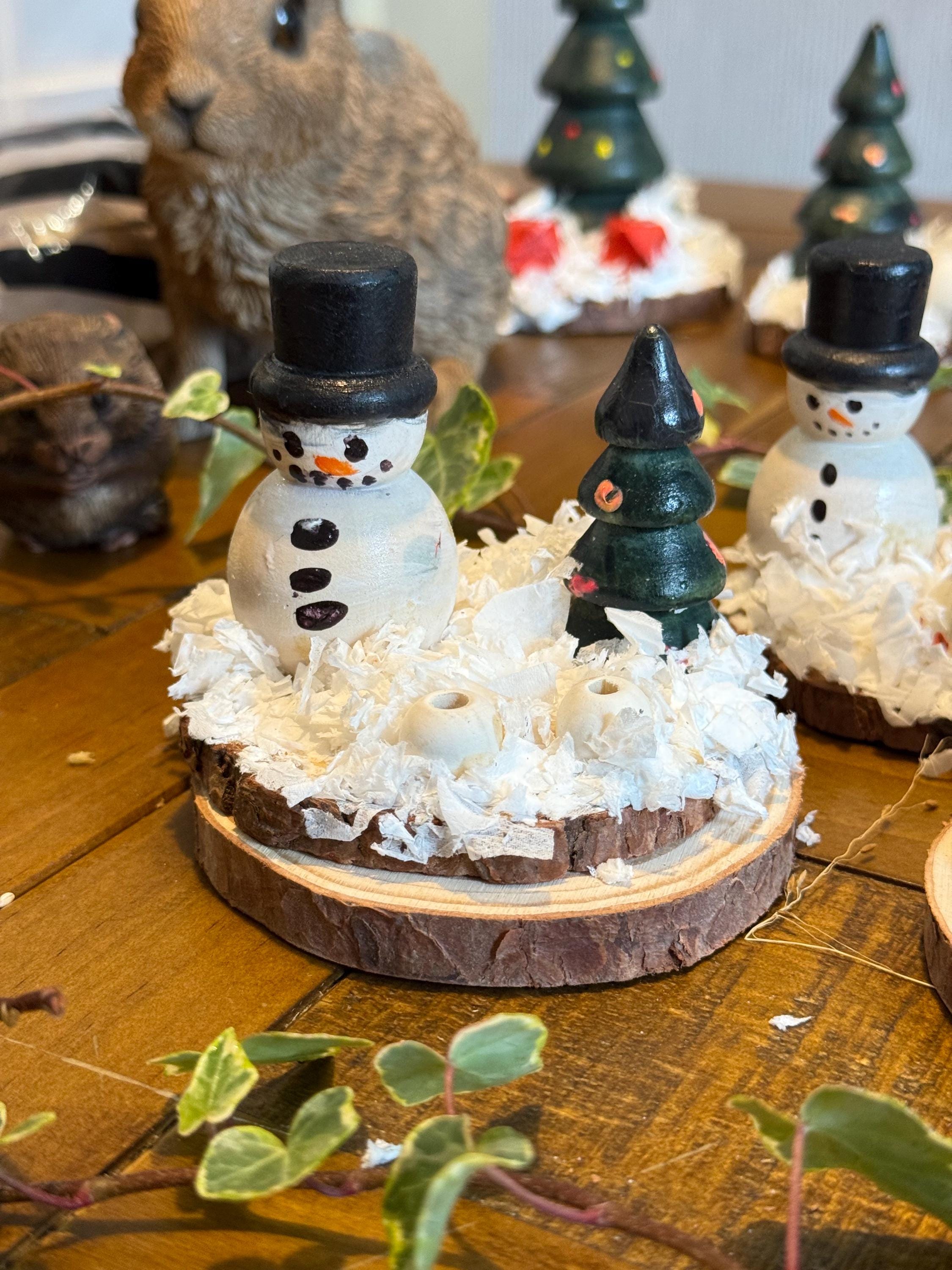 Christmas Hamster Forage Holder: Handmade Festive Cage Decor