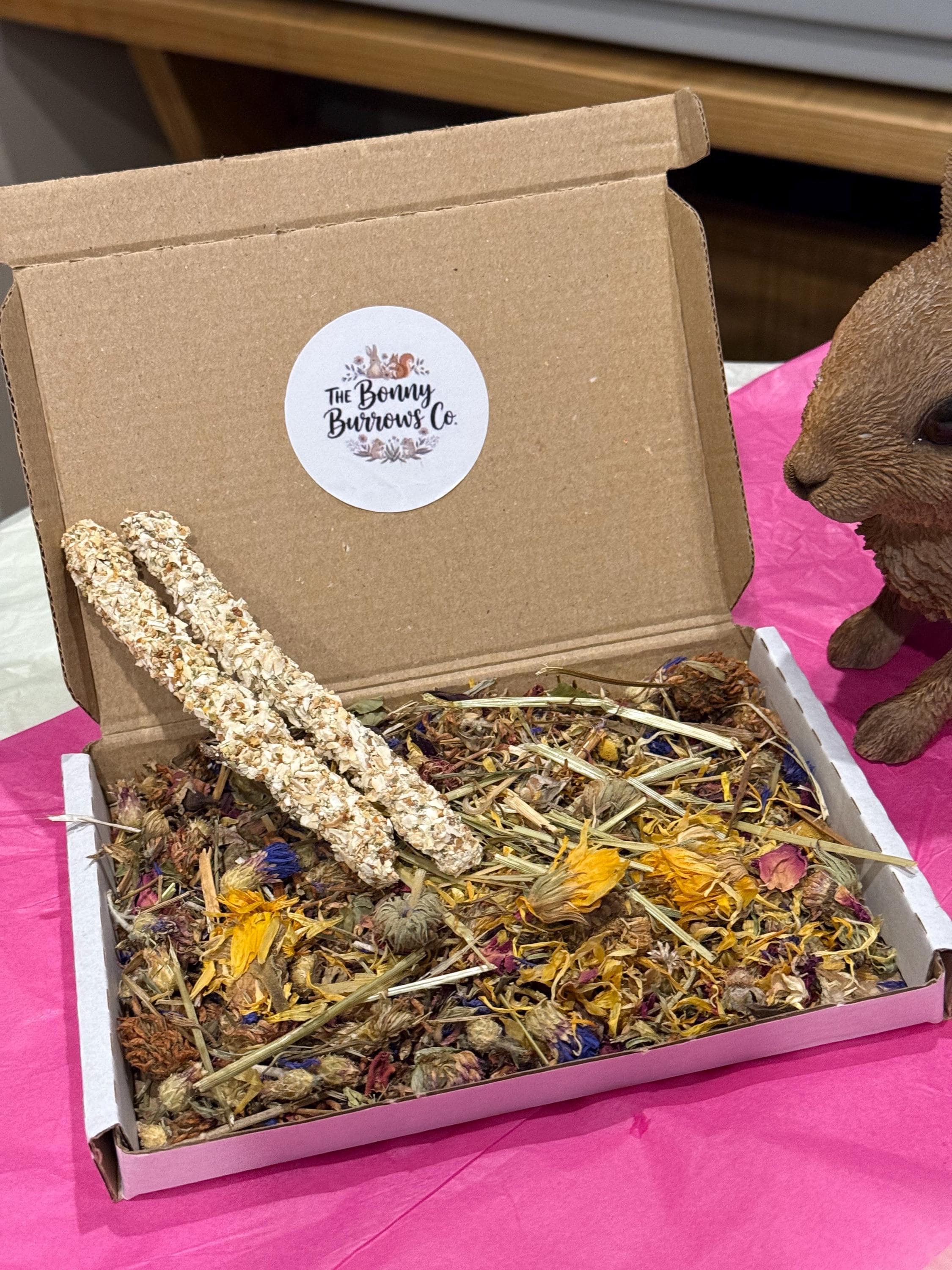 Natural Forage Box & Parsnip Chew Sticks For Small Animals, Hamsters, Gerbils etc