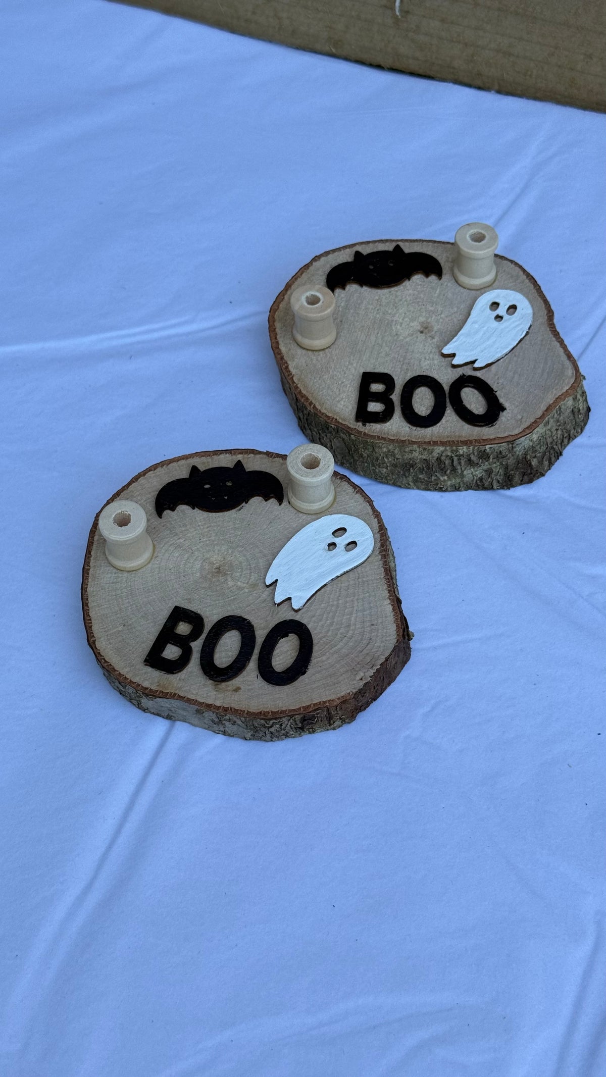 Halloween “Boo” spray holder for hamster cages