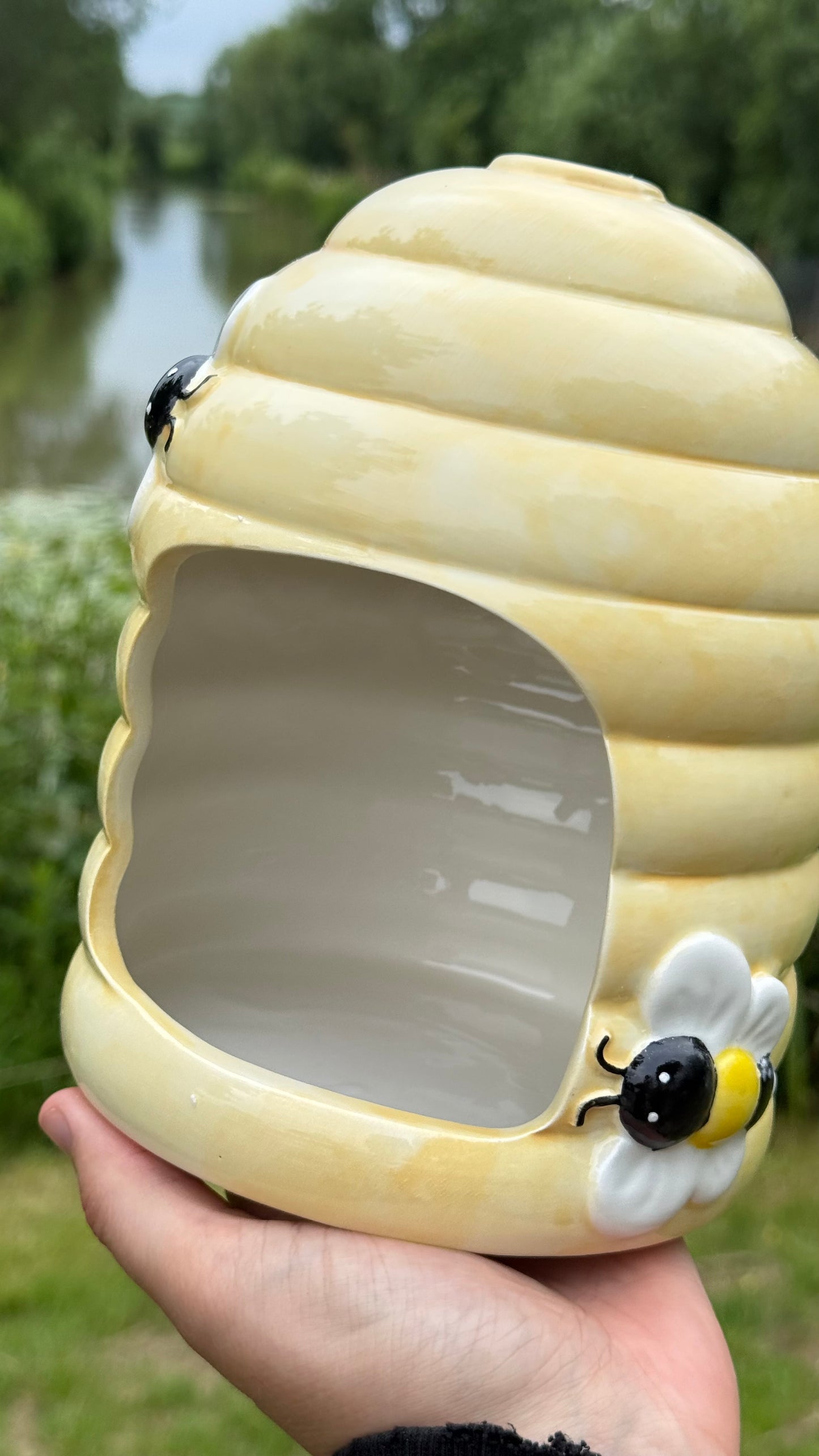 Bee Hide Ceramic Cooling Hide for Hamsters & Small Animals