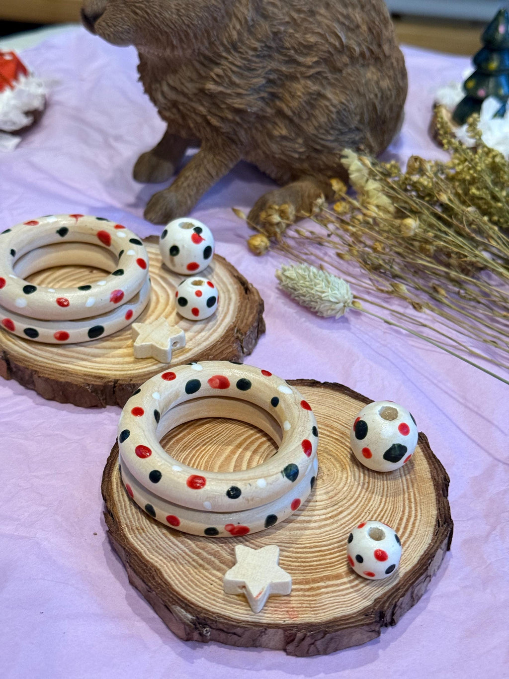 Christmas Spray and Treat Holder For Hamsters