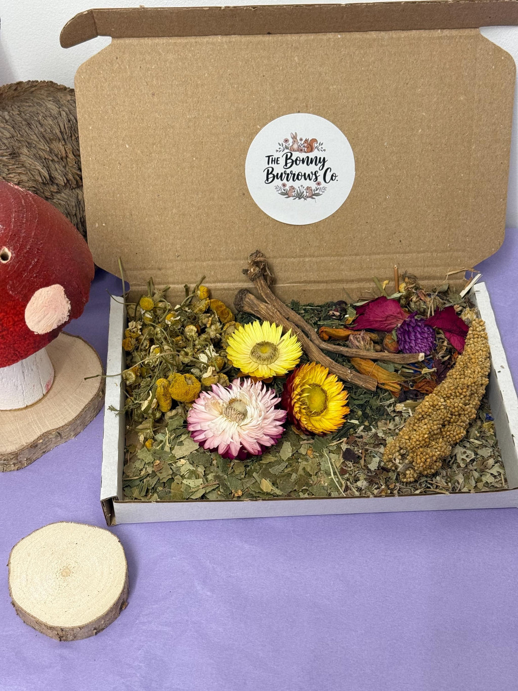 Spring Leafy Forage Floral Selection Box For Hamsters