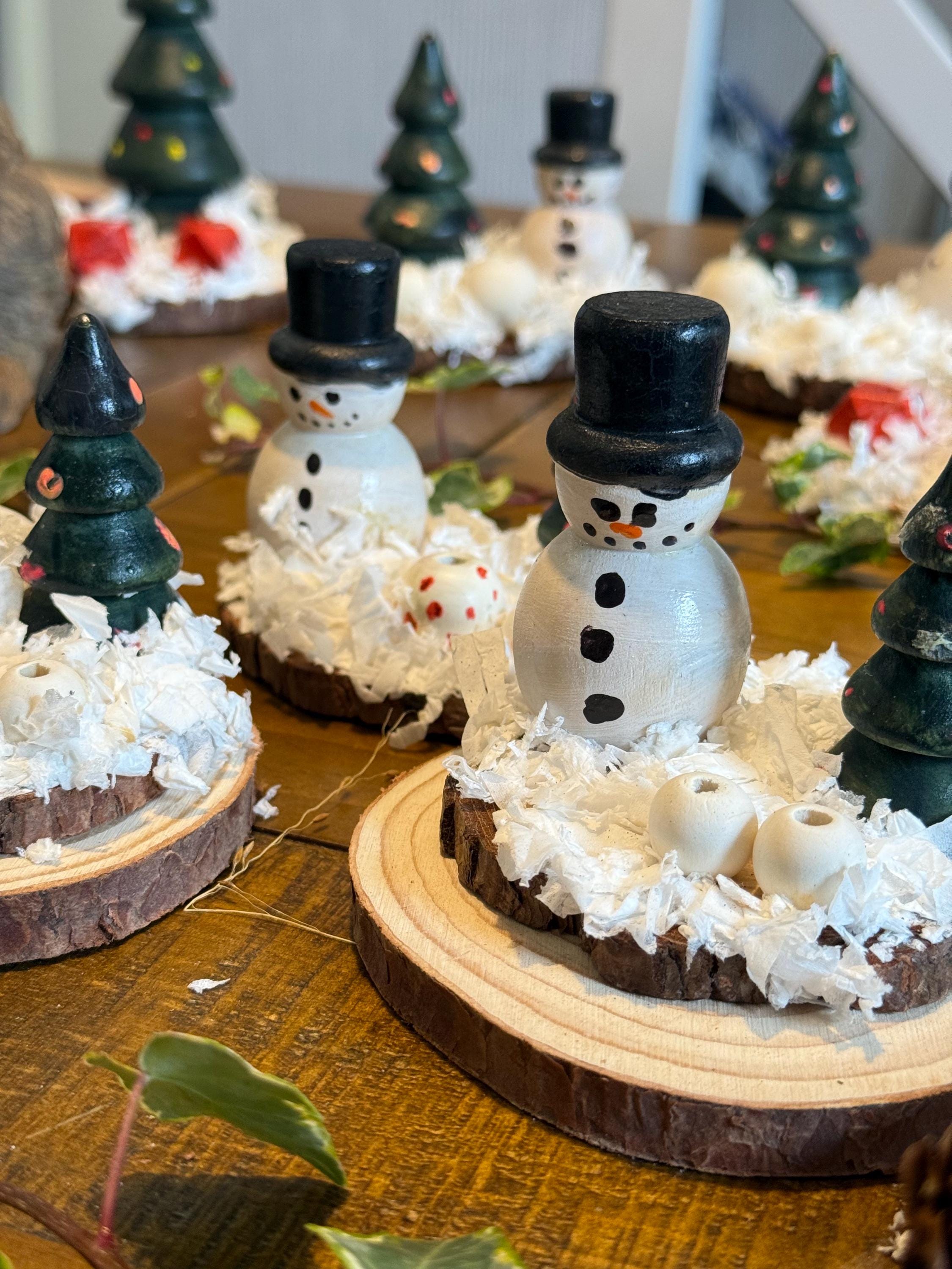 Christmas Hamster Forage Holder: Handmade Festive Cage Decor