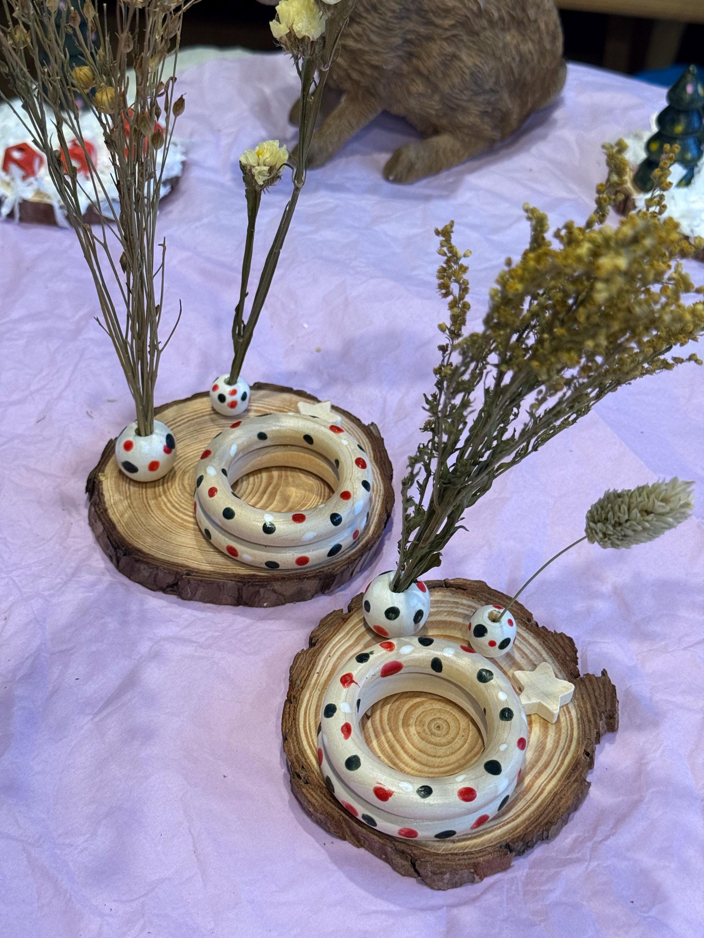 Christmas Spray and Treat Holder For Hamsters