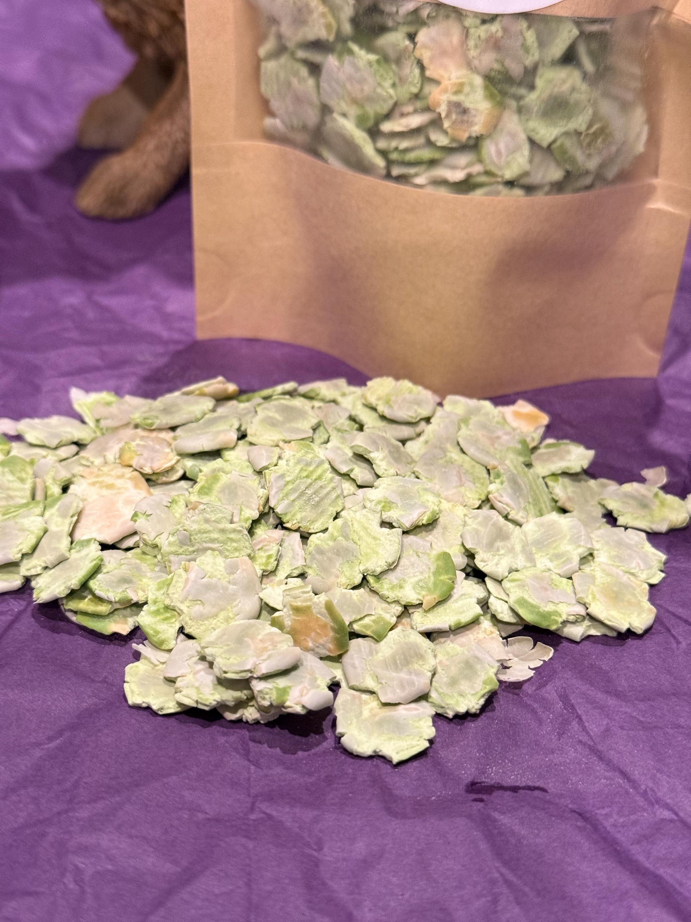 Organic Pea Flakes Small Animal Treats