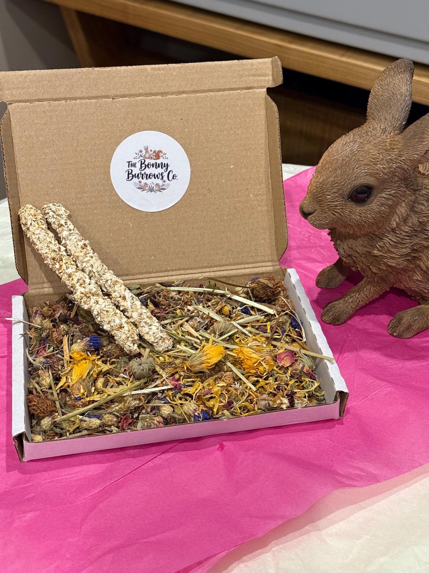 Natural Forage Box & Parsnip Chew Sticks For Small Animals, Hamsters, Gerbils etc