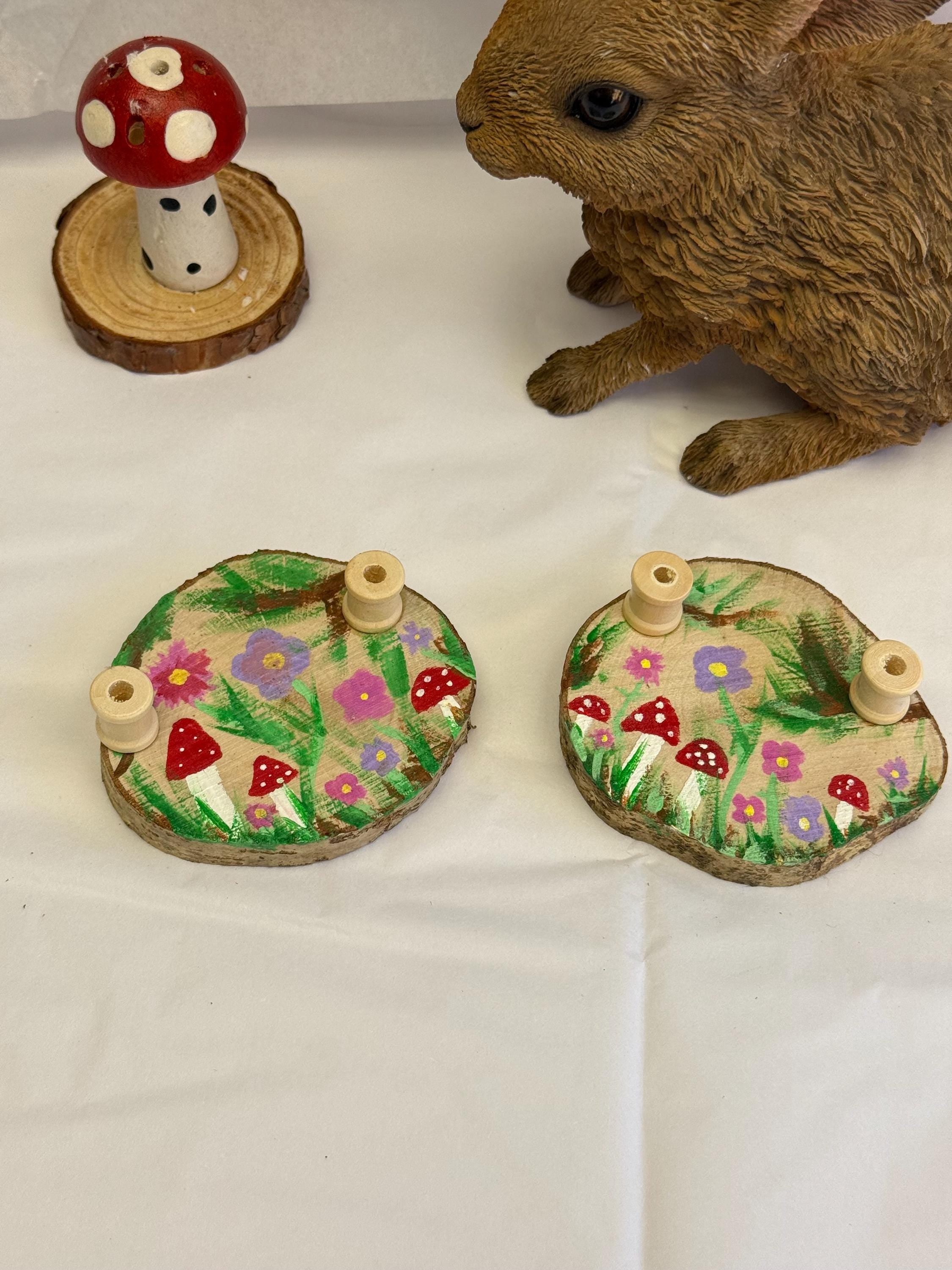 Floral Mushroom Hamster Spray Holder, Wooden Forage Toy