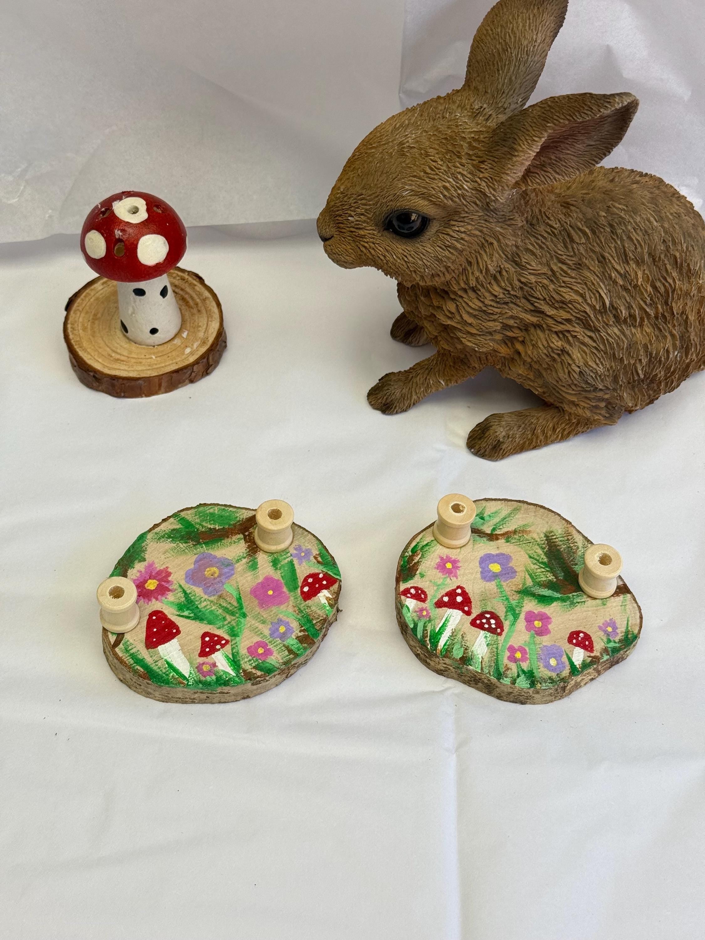 Floral Mushroom Hamster Spray Holder, Wooden Forage Toy