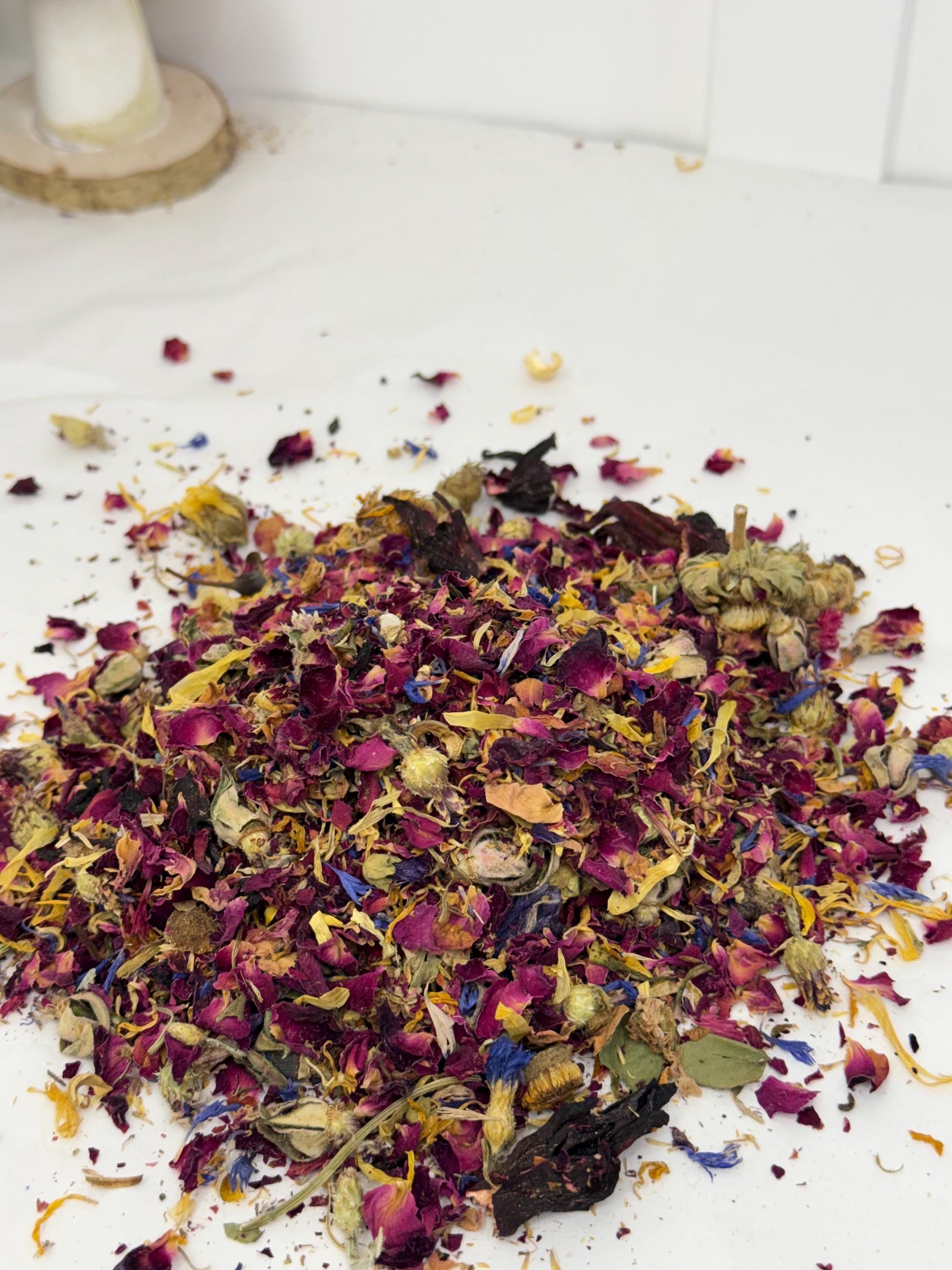 Rose Petal Mixed Forage For Small Animals
